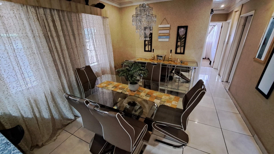 3 Bedroom Property for Sale in Lourierpark Free State